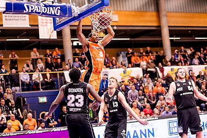 Επιστροφή Ντάρντεν στην Μιτελντόιτσερ