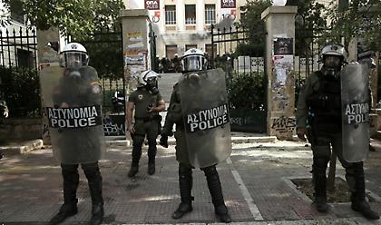 Επίθεση ομάδας ατόμων σε αστυνομικούς στην ΑΣΟΕΕ