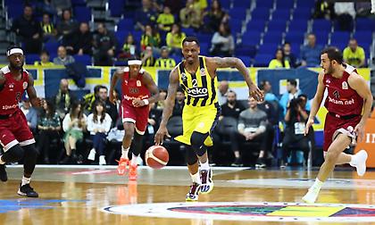 Νίκη με Νάναλι και Βέσελι για τη Φενέρ!