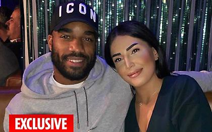 Κρέμασε στα… μανταλάκια τον άπιστο Λακαζέτ η πέτρα του σκανδάλου