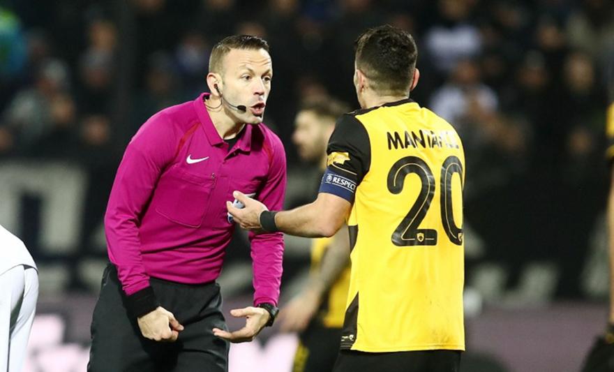 ΑΕΚ: «Αποχή από τον Περέιρα κι όχι από τους διαιτητές»