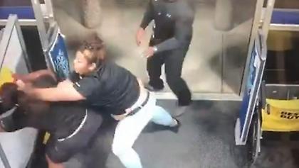 Ο επικεφαλής του UFC προσλαμβάνει γυναίκα – σεκιούριτι που απολύθηκε άδικα (video)