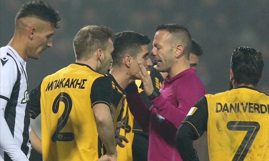 Τσακίρης: «Ήταν πασιφανές ότι ο Γκρίνφελντ θα παίξει φουλ έδρα»