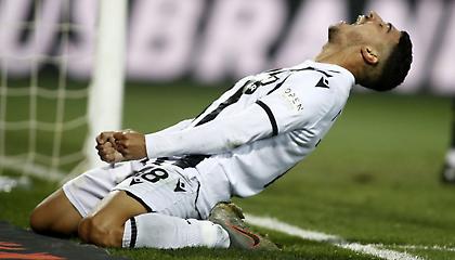 «Παλίκαρος ο διαιτητής - Για γέλια του Βαρέλα»