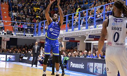 Τέλος από Σάσαρι ο ΜακΛιν