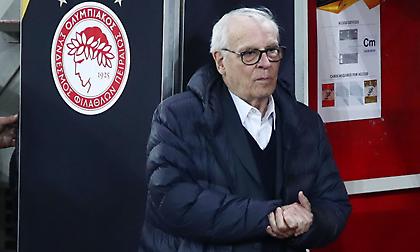 Θεοδωρίδης: «Χαίρεσαι να βλέπεις τέτοιες διαιτησίες, με 50-50% δεν κινδυνεύουμε από κανέναν»
