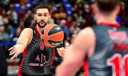 «Νοκ άουτ» ο Μορασκίνι