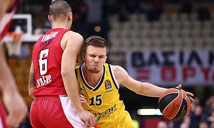 Χέρμανσον: «Θα πρέπει να παίζουμε στην Αθήνα!»