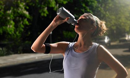 Τι συμβαίνει στον οργανισμό όταν πίνουμε νερό με άδειο στομάχι