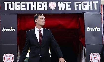 Η επιστροφή του Μπαρτζώκα στον «ερυθρόλευκο» πάγκο (video)