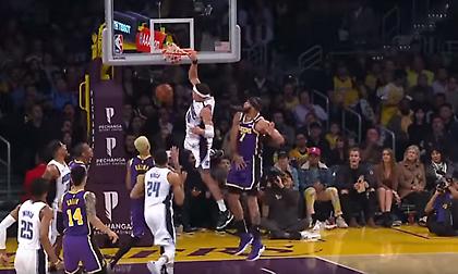 Δύο μυθικά καρφώματα του Γκόρντον στο Top 10 (video)