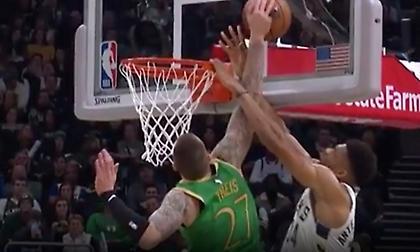 Η φοβερή τάπα του Τάις στον Αντετοκούνμπο στο Top 5 (video)