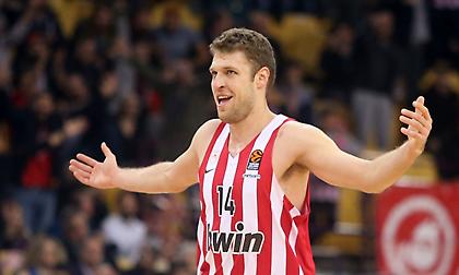 Βεζένκοβ: «Όλοι έκαναν ένα βήμα μπροστά για να φτάσουμε στη νίκη»