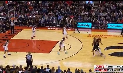 Πήγαινε για πάσα, αλλά έβαλε εντυπωσιακό τρίποντο ο Λάουρι