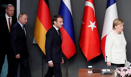 Διάσκεψη Βερολίνου: Οι Χαφτάρ και Σάρατζ θα κληθούν όταν συμφωνήσουν οι υπόλοιποι! 