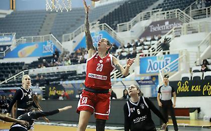 Συνέτριψε τον ΠΑΟΚ ο Ολυμπιακός, νίκη του Παναθηναϊκού στα Χανιά