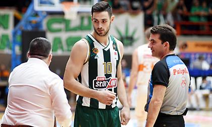 Απρόοπτο με Παπαπέτρου, τραυματίστηκε στην Πάτρα