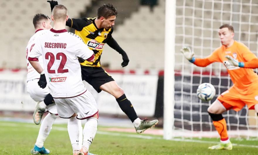 Τσακίρης: «Πατάνε περιοχή οι χαφ της ΑΕΚ με τον Καρέρα»