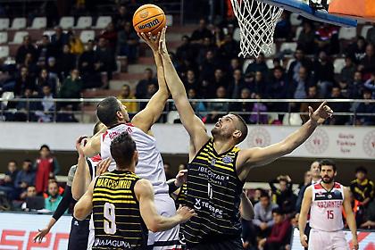 Σαρωτική η Τενερίφη στον όμιλο του Περιστερίου, μόνος τελευταίος ο ΠΑΟΚ