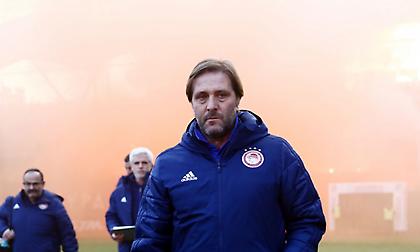 Πανηγύρισε τα 50 παιχνίδια στον πάγκο του Ολυμπιακού ο Μαρτίνς