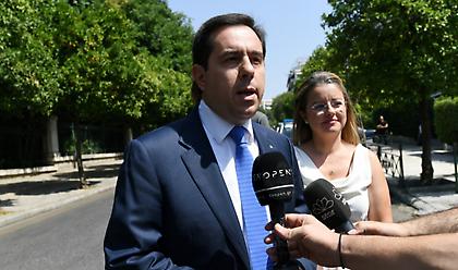 Μηταράκης: «Δεδομένο ότι οι ανοιχτές δομές κλείνουν - Ενίσχυση ιατρικών μονάδων των νησιών»