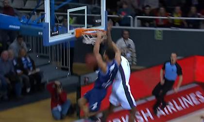 Τρομερό πόστερ από Πέρες στο Top 10 του Eurocup (video)