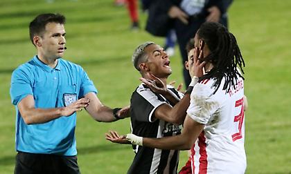 Για γέλια: Ο Μανούχος έκανε τον Ολυμπιακό πιο…σκληρή ομάδα του πρωταθλήματος!