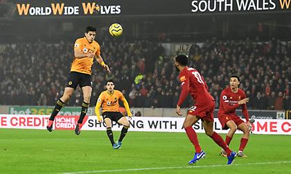 Η φανταστική αντεπίθεση της Γουλβς και η κεφαλιά του Χιμένες για το 1-1 με τη Λίβερπουλ (video)