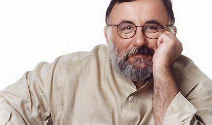 Γιατί η οικογένεια του Θάνου Μικρούτσικου δεν αποδέχεται την κηδεία δημοσία δαπάνη