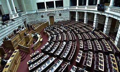 Βουλή: Ψηφίστηκε με 163 «Ναι» ο εκλογικός νόμος - Στις μεθεπόμενες εκλογές η εφαρμογή