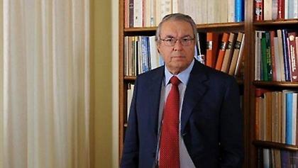 10/10 ούτε ο Μπαμπινιώτης: Σου δίνουμε τη δύσκολη λέξη μπορείς να βρεις το αντίθετό της;