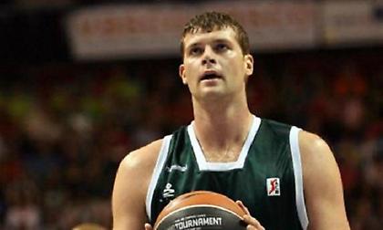 Σοκ: «Έφυγε» από τη ζωή ο Ρόμπερτ Άρτσιμπαλντ