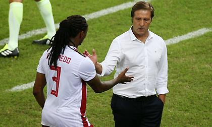 Μαρτίνς: «Μπορεί να παίξει στο ντέρμπι ο Ποντένσε, λήξαν το θέμα με Σεμέδο»