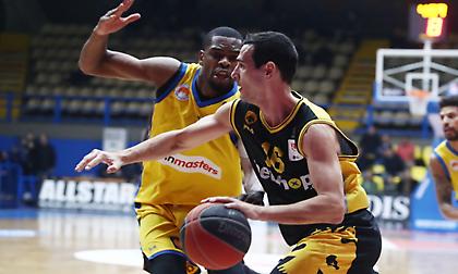 Καλπάζει για τη 2η θέση η ΑΕΚ, πέρασε (και) από το Περιστέρι με σούπερ Ζήση!