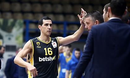 Ζήσης: «Ουτοπικό ότι η ΑΕΚ είναι έτοιμη για πρωτάθλημα»