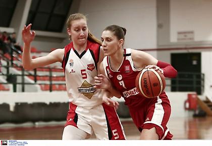 To απίθανο τρίποντο της Σπυριδοπούλου από το κέντρο (video)