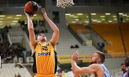 Ρογκαβόπουλος στο sport-fm.gr: «Δουλεύω καθημερινά για να γίνομαι καλύτερος»