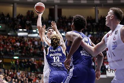 Άνετη νίκη στην Τεργέστη η Αρμάνι