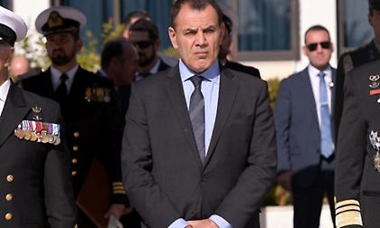 Επίσκεψη Παναγιωτόπουλου στο γαλλικό ελικοπτεροφόρο πλοίο Dixmude