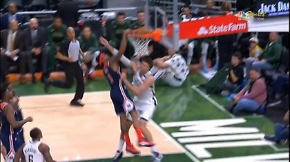 Ο Μπιλ έκανε πόστερ τον Λόπεζ στο Top 10 (video)