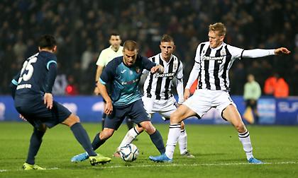 Ουσία; Αγνοείται!