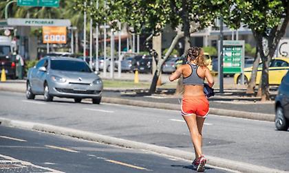 Σε ποια πλευρά του δρόμου πρέπει να τρέχεις για να είσαι πιο ασφαλής;