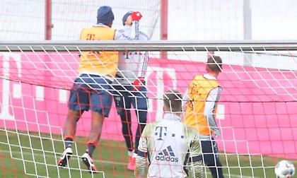 Ήρθαν… στα χέρια Μπόατενγκ και Γκορέτσκα στην προπόνηση της Μπάγερν! (pics)