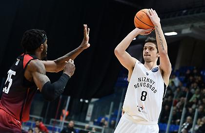 Άνετη νίκη για Νίζνι, τα σενάρια για Περιστέρι