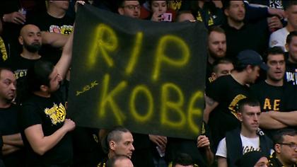 Τίμησαν τη μνήμη του Κόμπι οι οπαδοί ΑΕΚ και Ράστα Φέχτα (video)