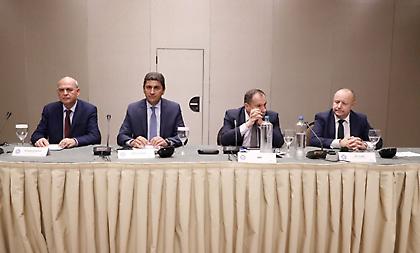 Αναμονή για τη στάση FIFA/UEFA για την τροπολογία