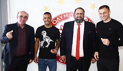 Έκοψε την πίτα με Μαρινάκη ο Ολυμπιακός (pic)