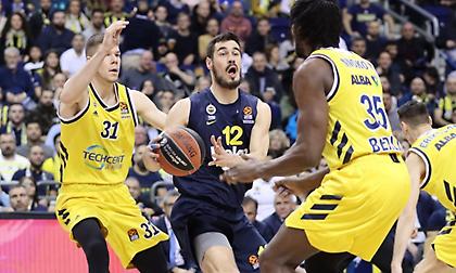 Μια ανάσα από την οχτάδα η Φενέρ!