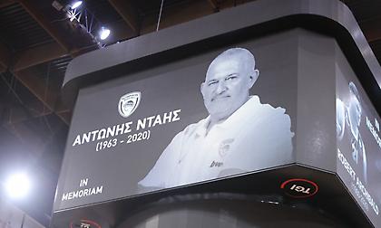 Χαμογέλα Αντώνη, θα τα καταφέρουν...