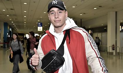 Έφτασε για τον Ολυμπιακό ο Μορ (pics)